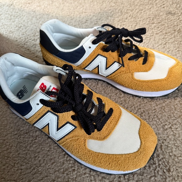 MUST GO! WORN ONCE! - NEW BALANCE 574 - MENS 10.5 -  KHAKI SUEDE NUBUCK main image 8